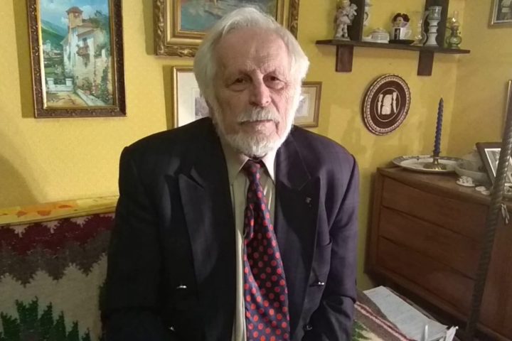 VID_20200308_181858_Easy-Resize.com