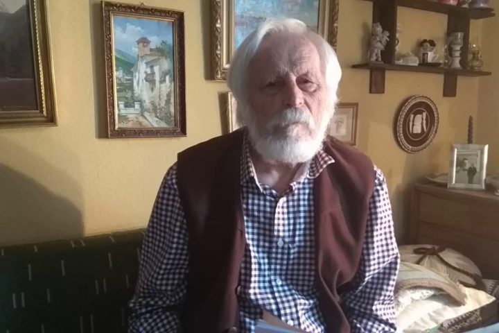 VID_20200426_182416_Easy-Resize.com